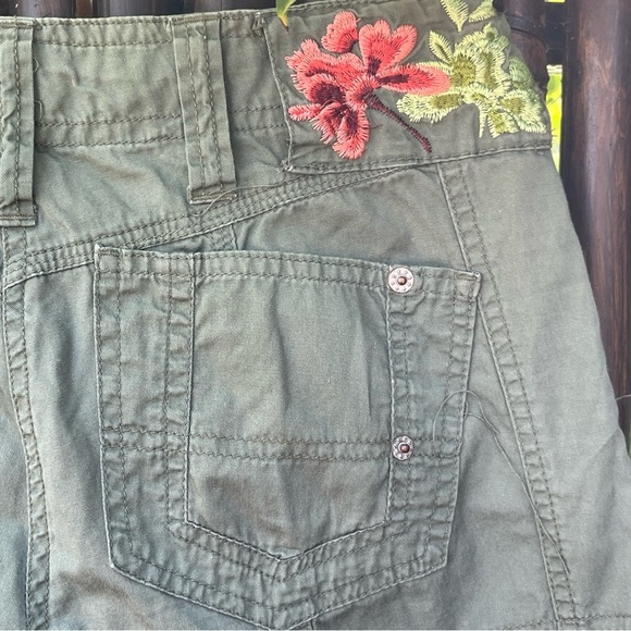 Rave R4R Floral Pants • Embroidered • Green Khaki Cargo • Size 5 - Picture 3 of 9